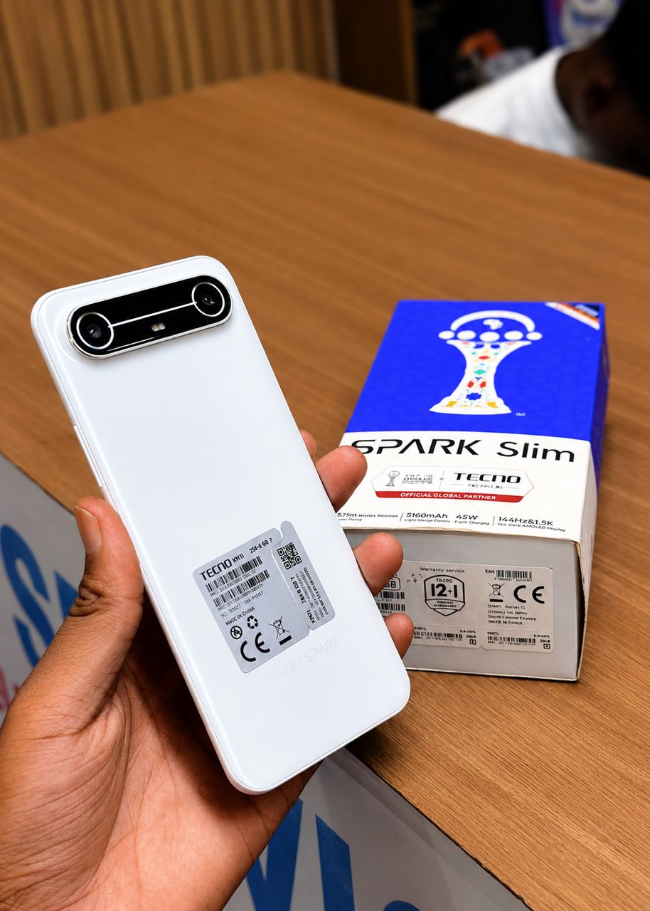 Tecno Spark Slim – Carton original (256 Go)